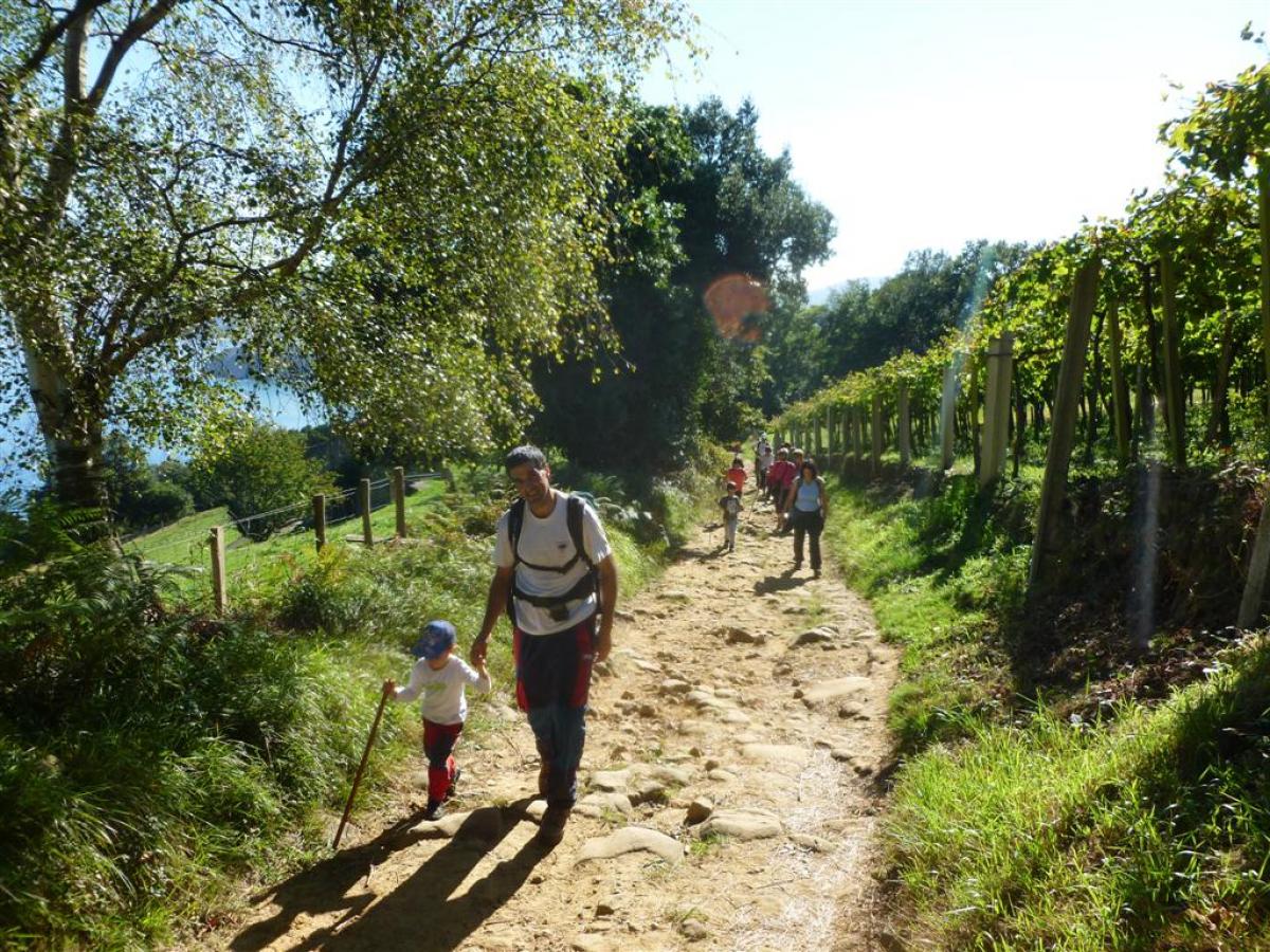 Txikien mendi irteera Zarautz - Askizu (Getaria) 2015-9-20 jardueraren irudiak