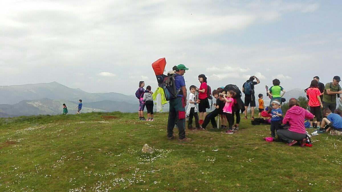 Imágenes de la actividad SALIDA MONTAÑERA INFANTIL :  IXUA - ARRATE  20-05-2018