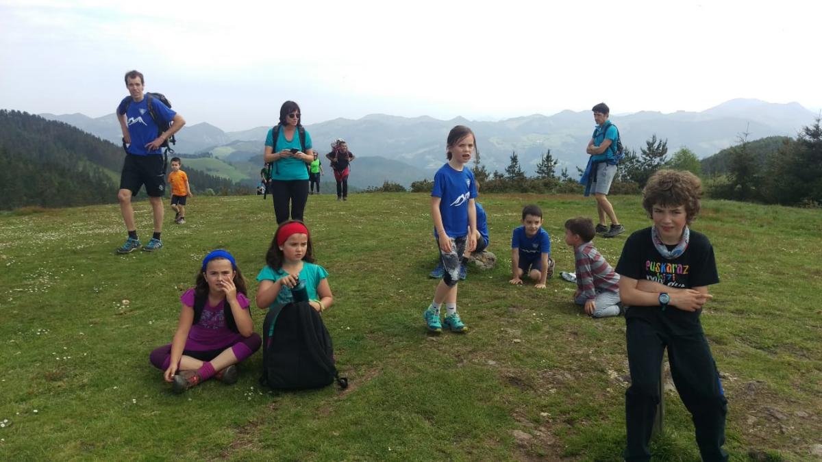 Imágenes de la actividad SALIDA MONTAÑERA INFANTIL :  IXUA - ARRATE  20-05-2018