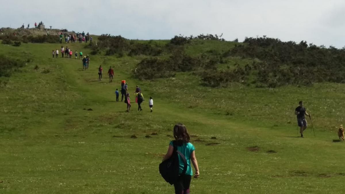 Imágenes de la actividad SALIDA MONTAÑERA INFANTIL :  IXUA - ARRATE  20-05-2018